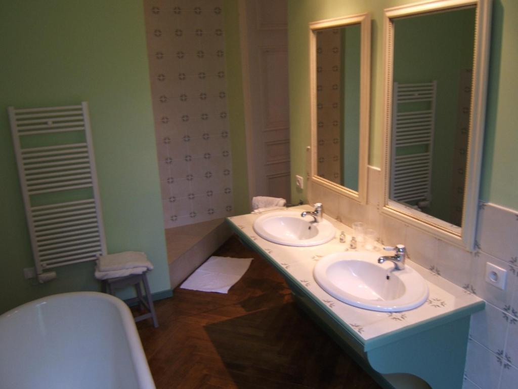 Chambres D'Hotes Chateau De Viviez Ruang foto